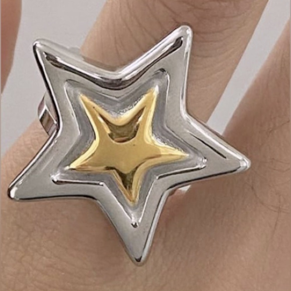 Gorgeous Dillards Silver & Gold Star Adjustable ring fits most